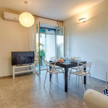 Nice In With Kitchen